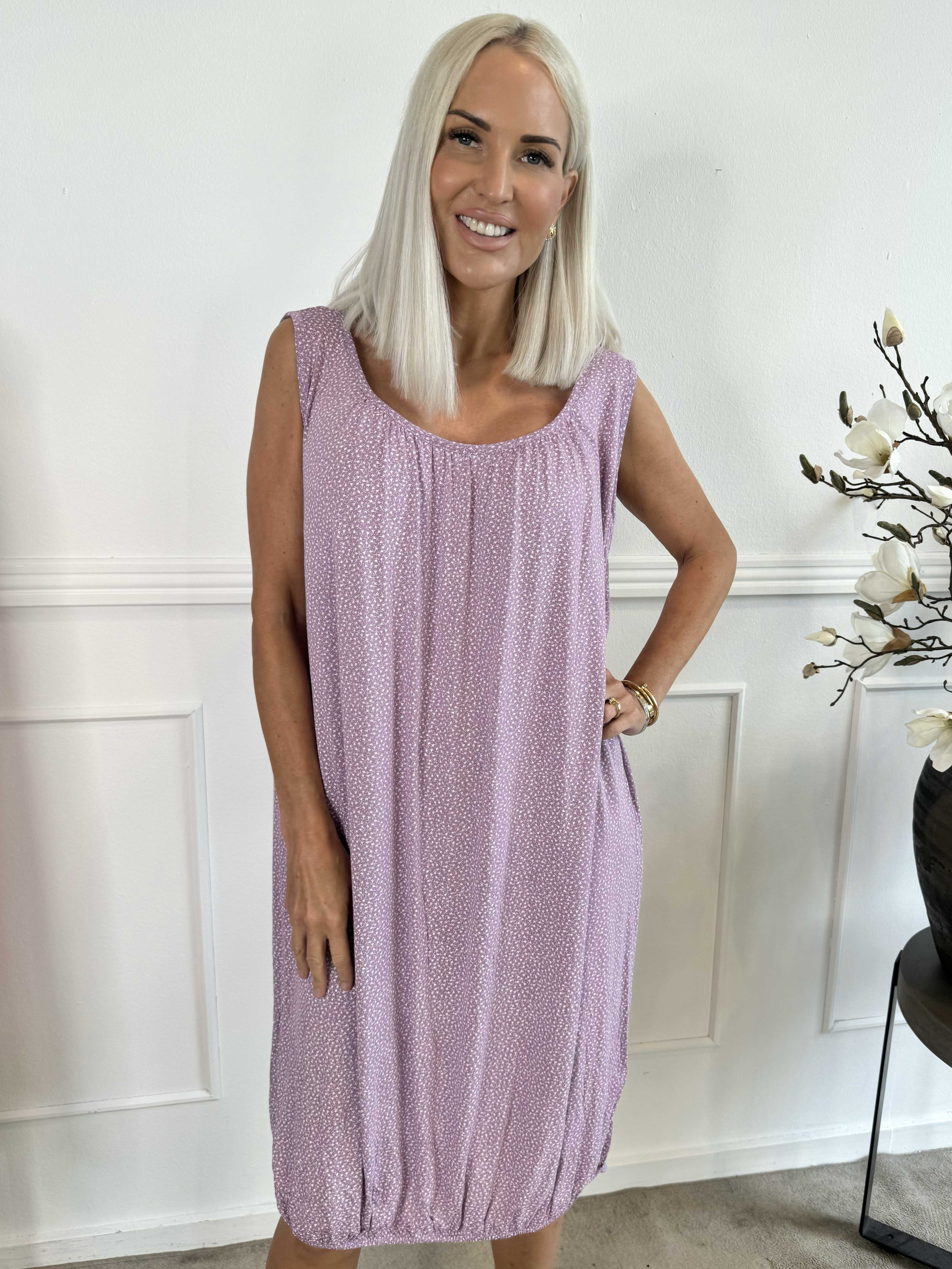 Miracle Flower Sleeveless Dress - Kjole i viskose med elastik forneden